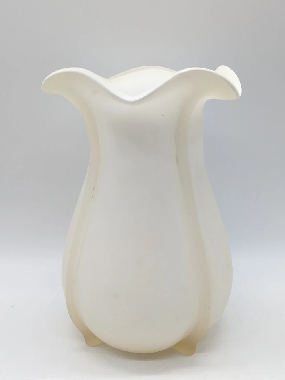 Vintage Cream Off White Glass Scalloped Edge Vase